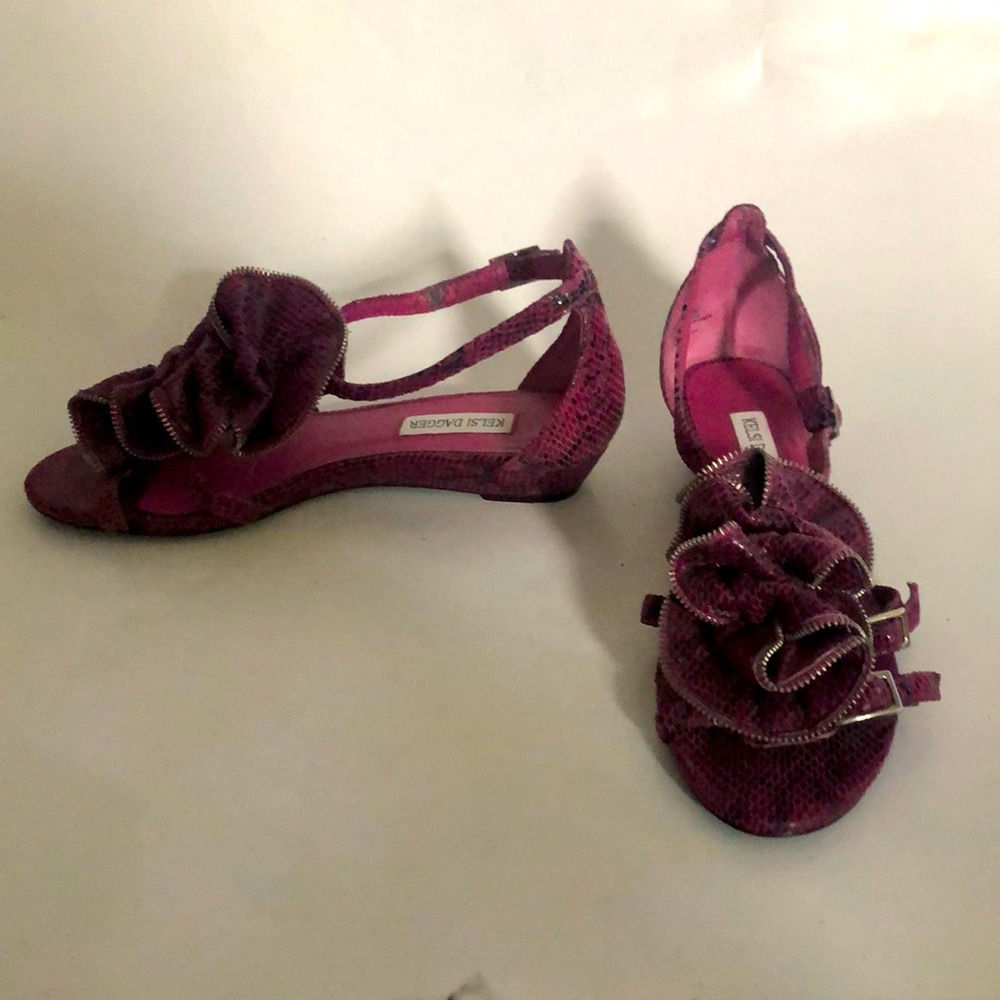 Kelsi Dagger 6.5M Sandal Pink Snakeskin Leather  T-strap 2 more strap ruffle